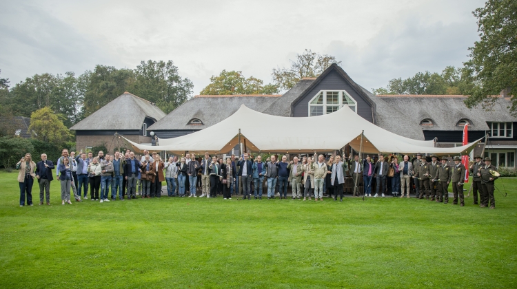 Vanouds restaurant Doetinchem op de groepsfoto tijdens de officiële opening van het Wildseizoen in de Achterhoek.